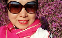 粉嫩被两个黑粗大频繁进出